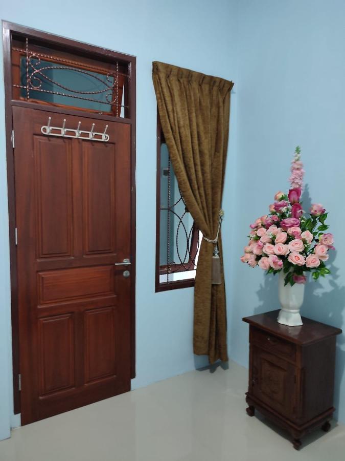 M1 Residence Manado Exterior foto